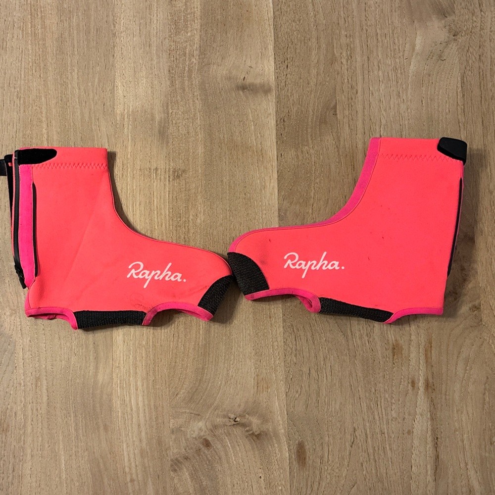Rapha Neon Pink & black overshoes size medium